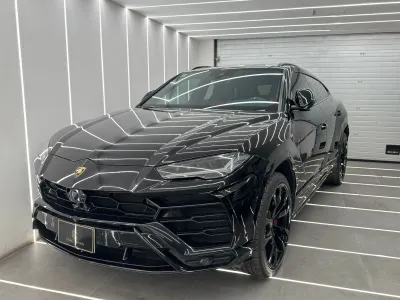 2019 Lamborghini URUS