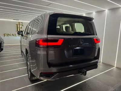 2022 Toyota Land Cruiser GXR
