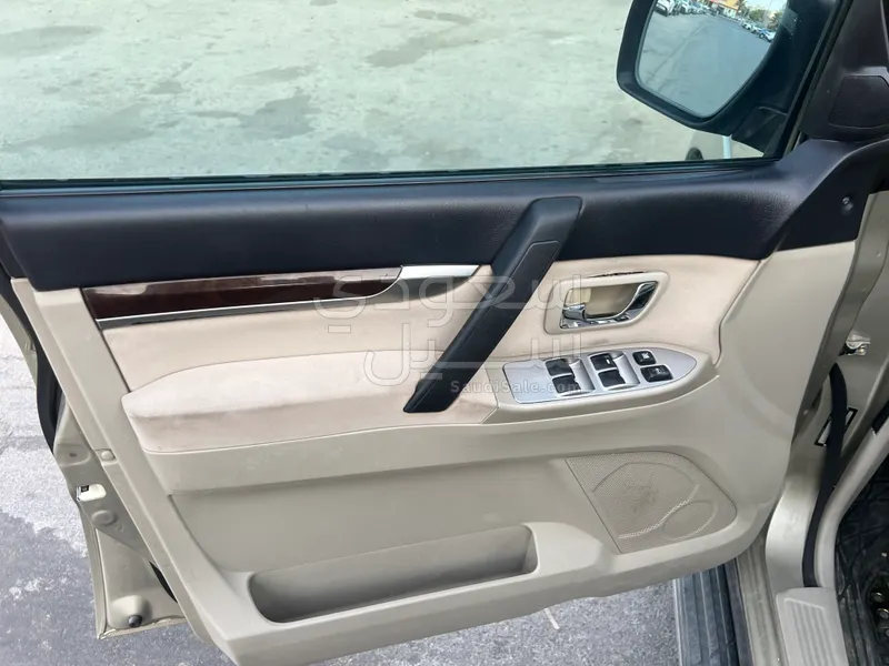 2010 Mitsubishi Pajero