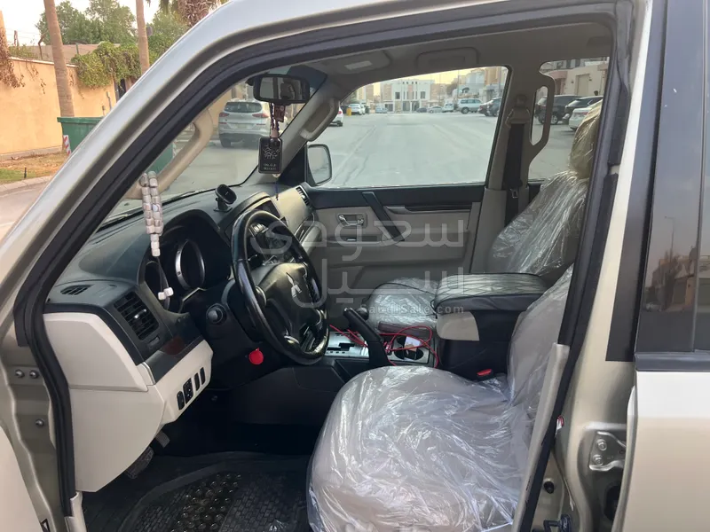 2010 Mitsubishi Pajero