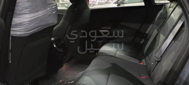 2025 لوسيد اير بيور