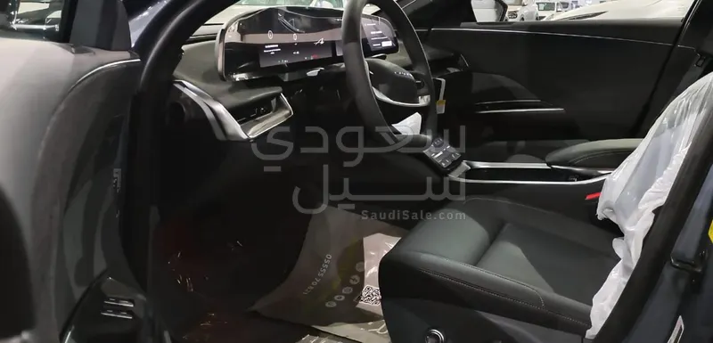 2025 لوسيد اير بيور