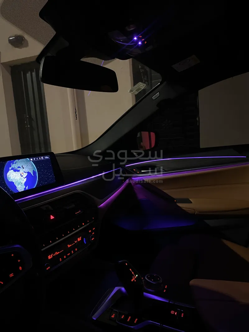 2021 بي ام دبليو الفئة الخامسة 520 أي إم كت