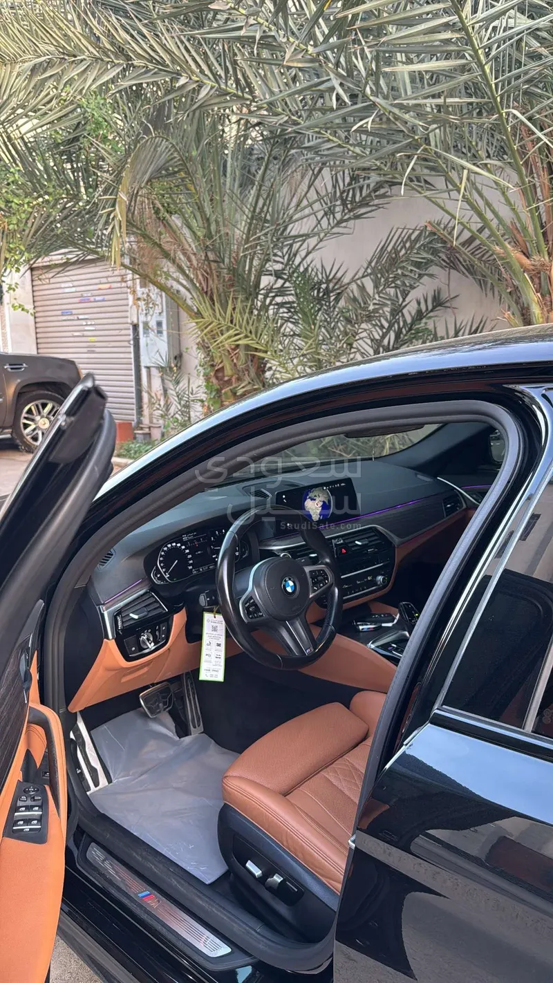 2021 بي ام دبليو الفئة الخامسة 520 أي إم كت