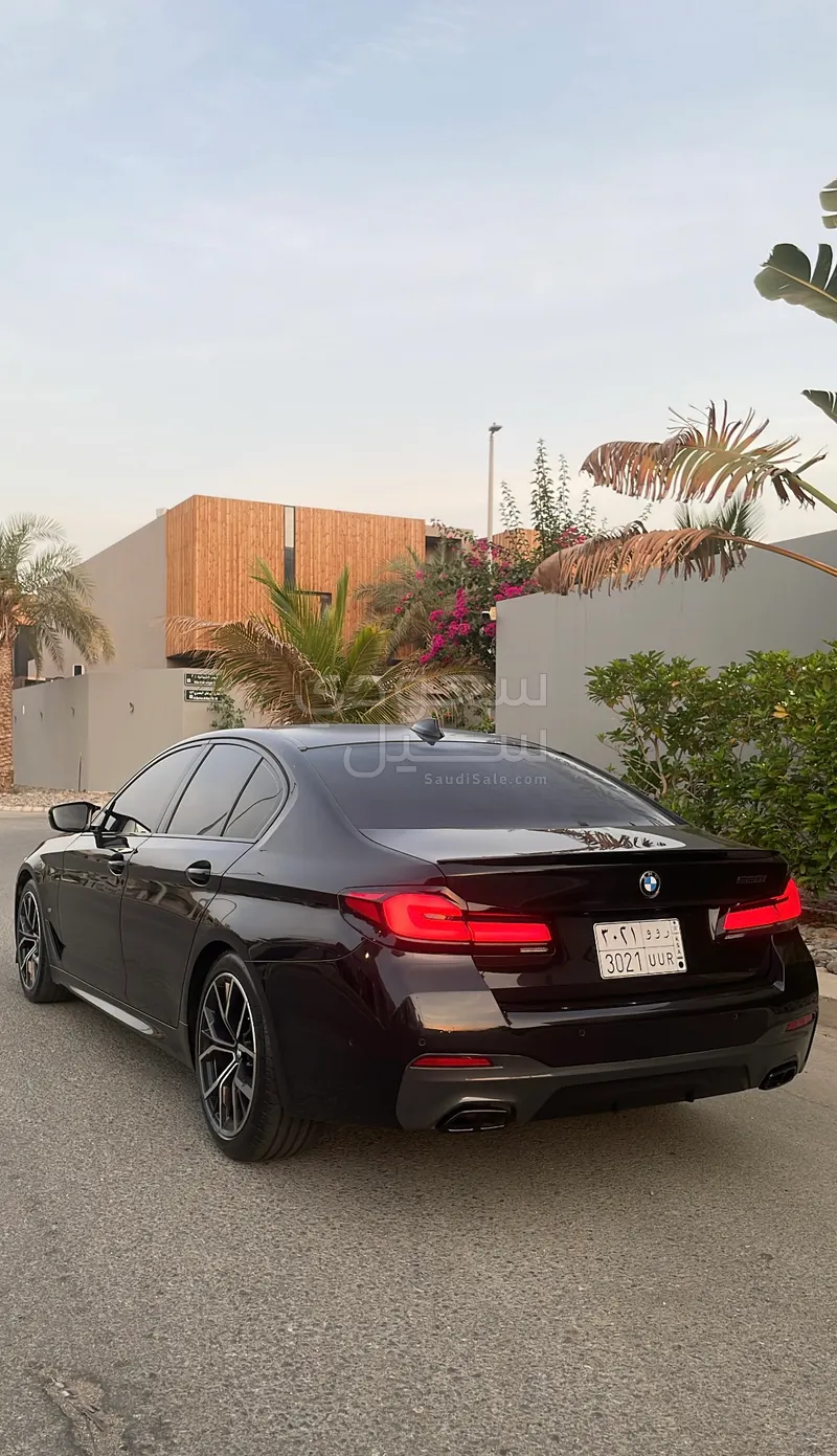 2021 بي ام دبليو الفئة الخامسة 520 أي إم كت