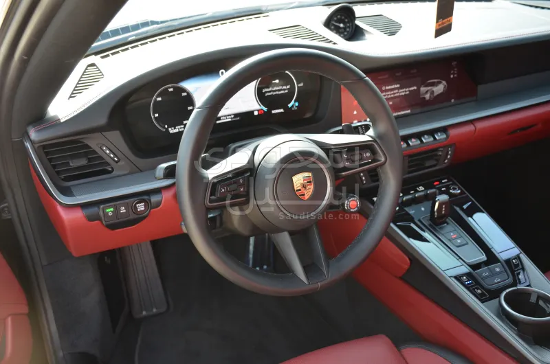 2025 بورش 911 كاريرا