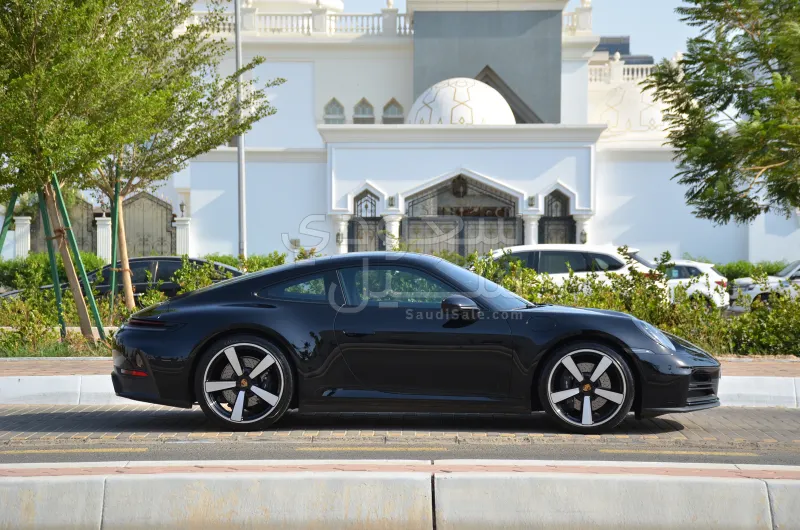 2025 بورش 911 كاريرا