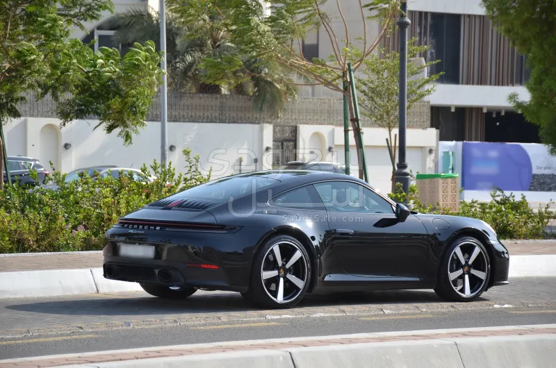 2025 بورش 911 كاريرا