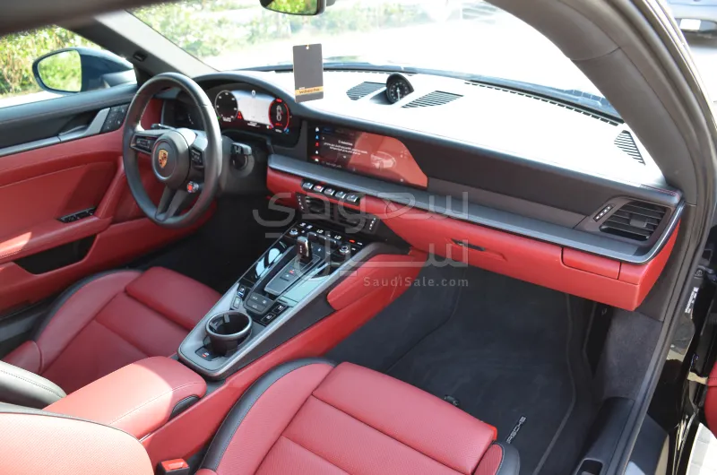 2025 بورش 911 كاريرا