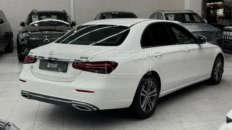 2022 Mercedes-Benz E 200