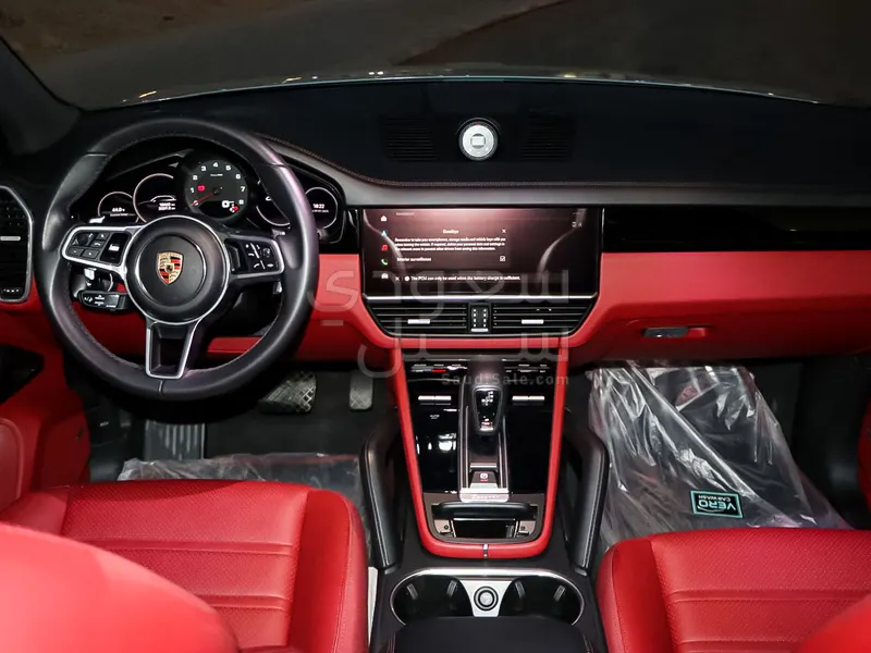 2023 Porsche Cayenne Platinum edition