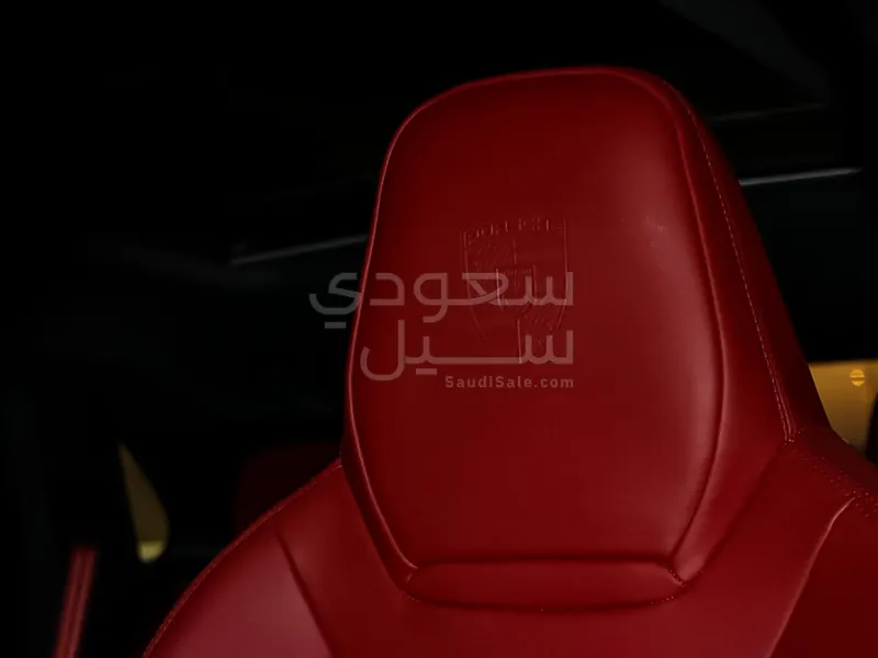 2023 Porsche Cayenne Platinum edition