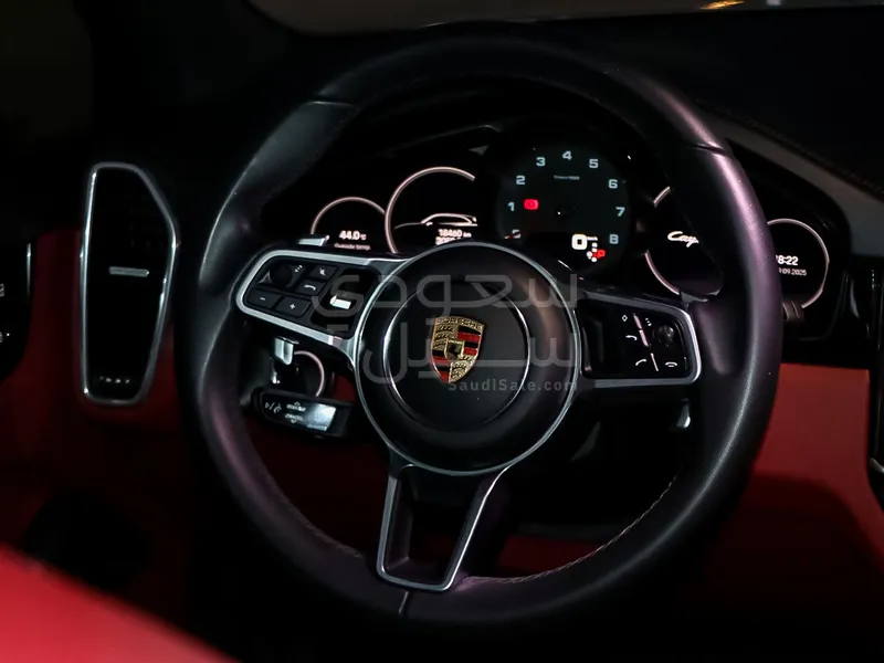 2023 Porsche Cayenne Platinum edition