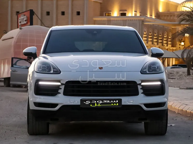2023 Porsche Cayenne Platinum edition