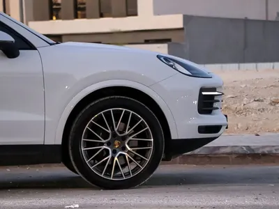 2023 Porsche Cayenne Platinum edition