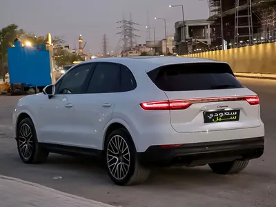 2023 Porsche Cayenne Platinum edition