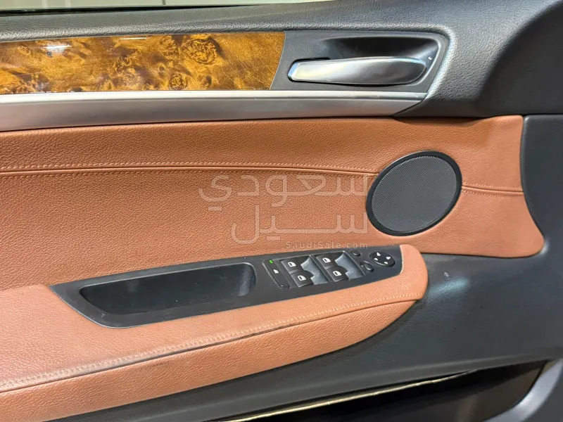 2011 بي ام دبليو الفئة اكس 5