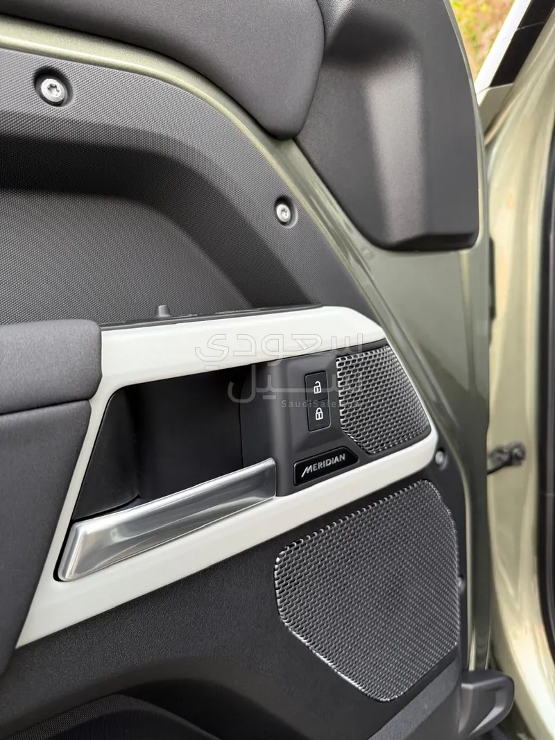 2023 Land Rover Defender 90