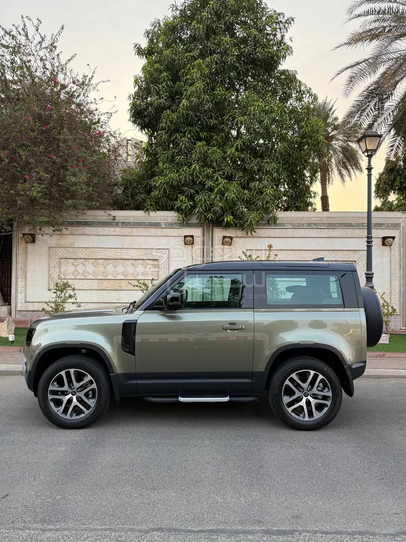 2023 Land Rover Defender 90