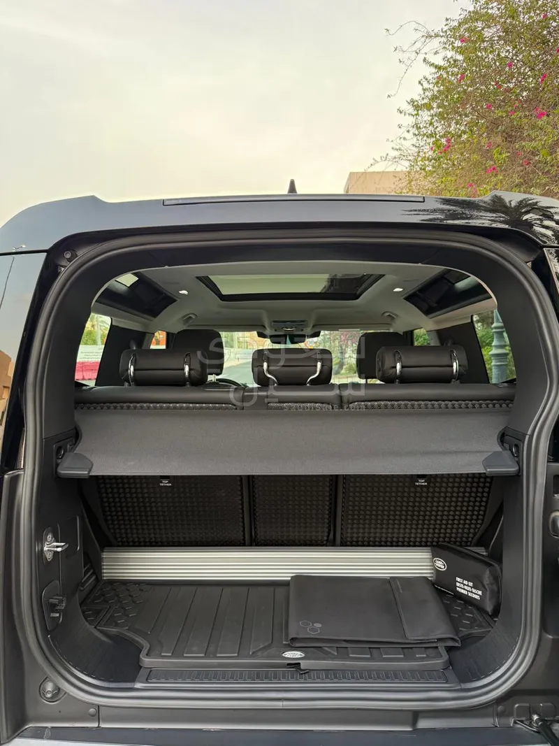 2023 Land Rover Defender 90