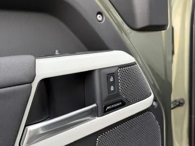 2023 Land Rover Defender 90