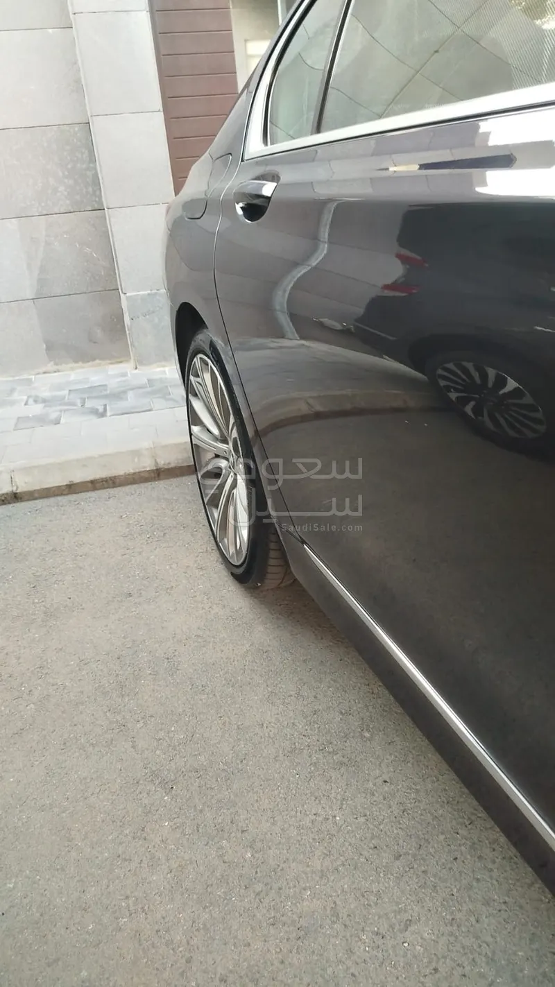 2020 بي ام دبليو الفئة السابعة 730 إل أي