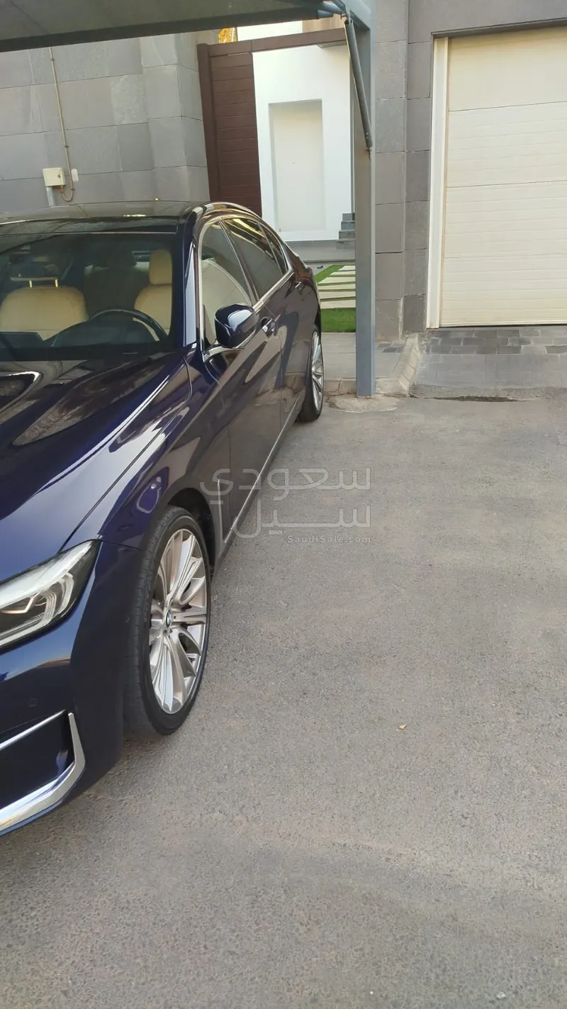 2020 بي ام دبليو الفئة السابعة 730 إل أي