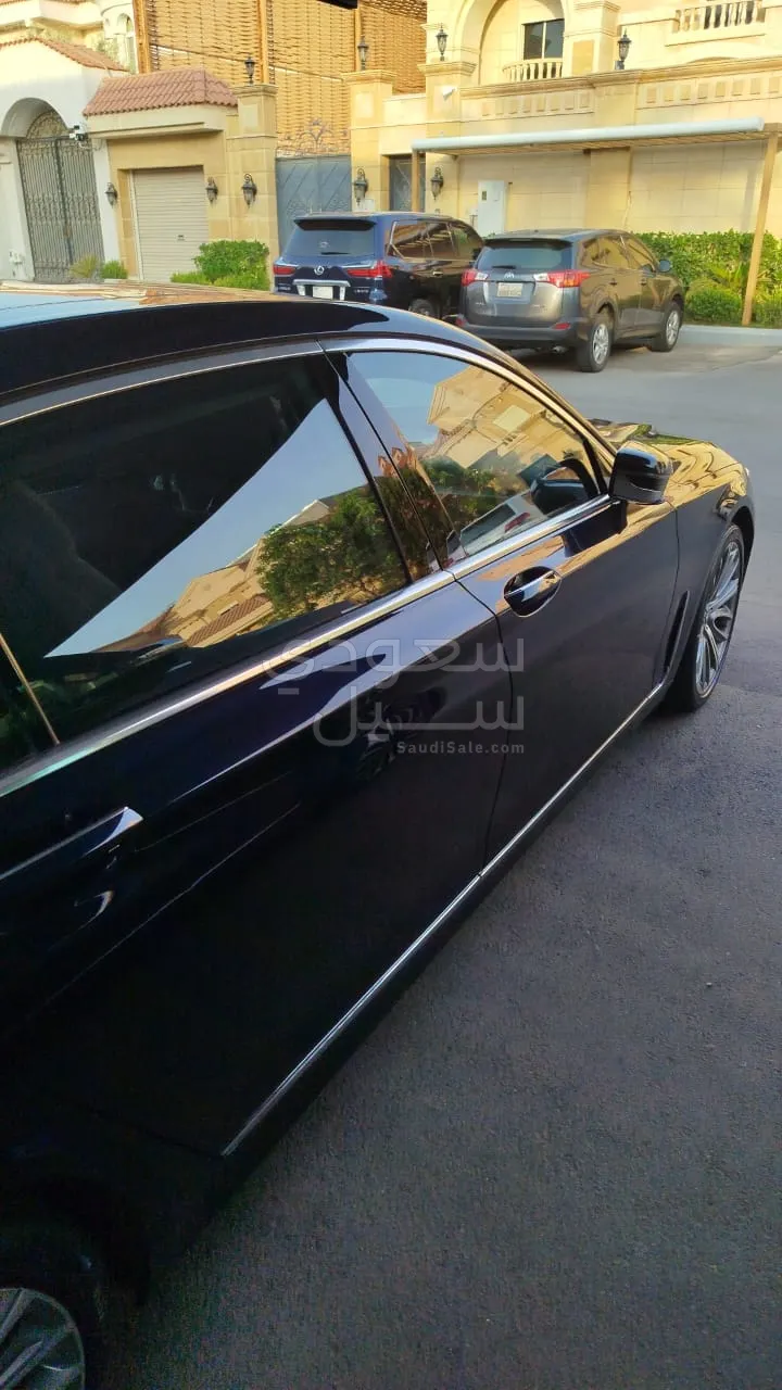 2020 بي ام دبليو الفئة السابعة 730 إل أي