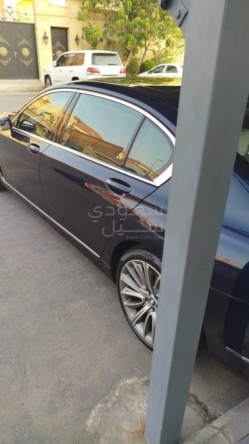 2020 بي ام دبليو الفئة السابعة 730 إل أي