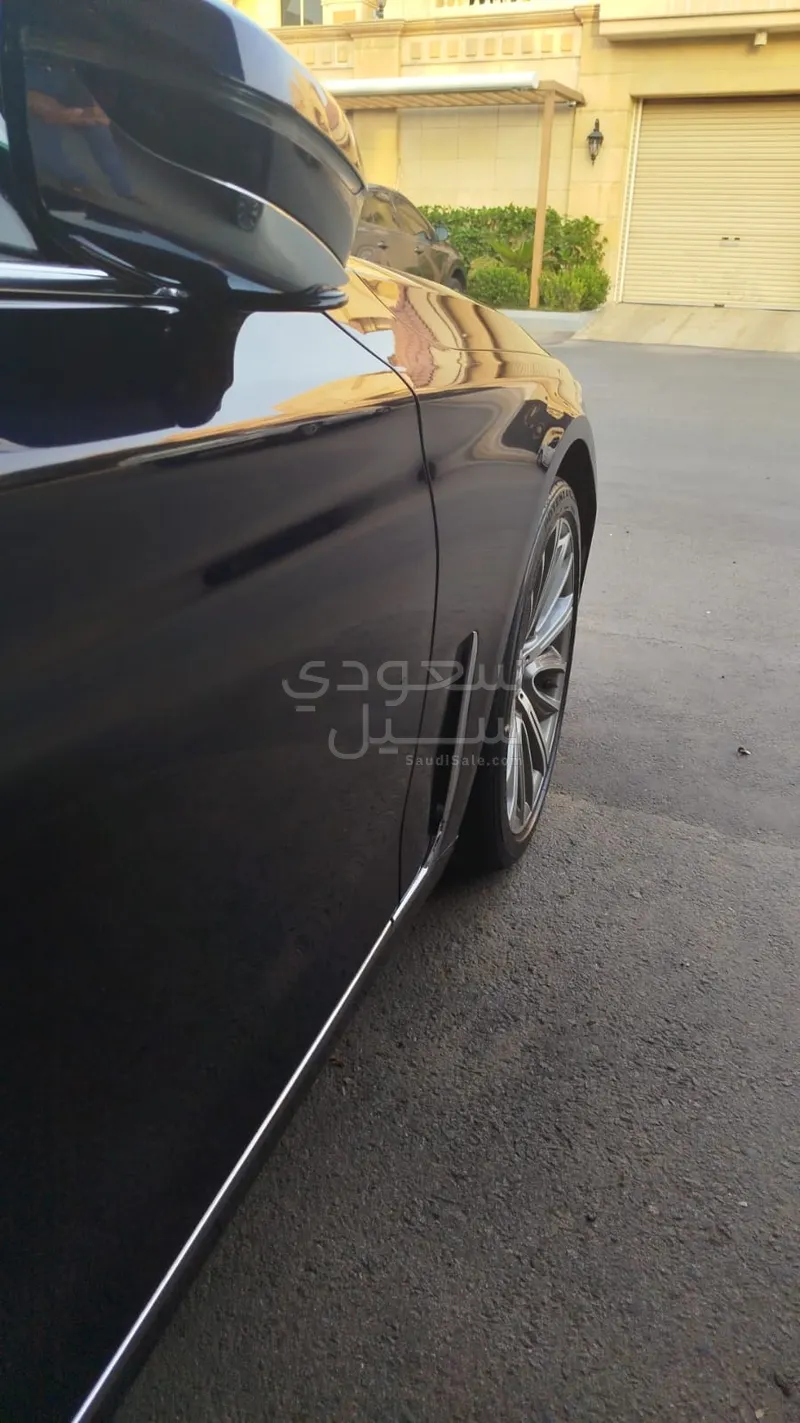 2020 بي ام دبليو الفئة السابعة 730 إل أي