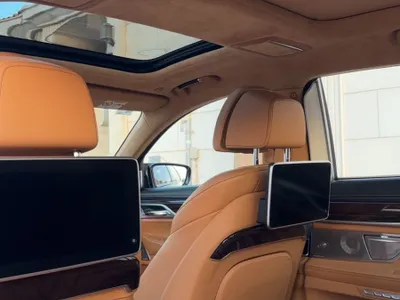 2018 بي ام دبليو الفئة السابعة 760 إل أي إم
