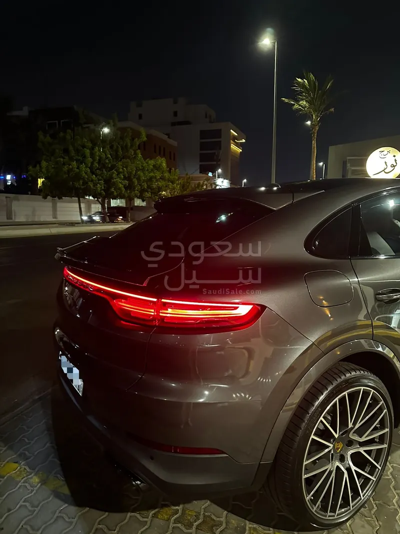 2020 Porsche Cayenne Coupe
