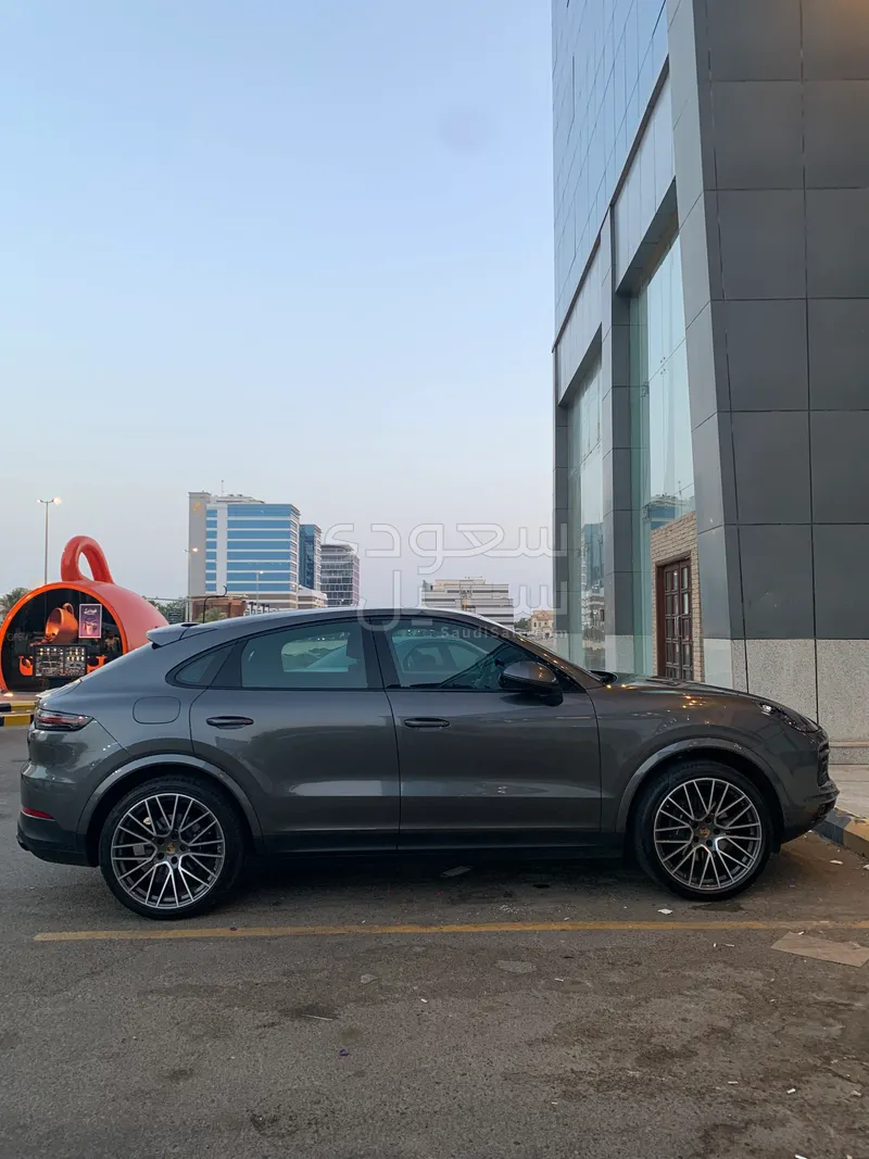 2020 Porsche Cayenne Coupe
