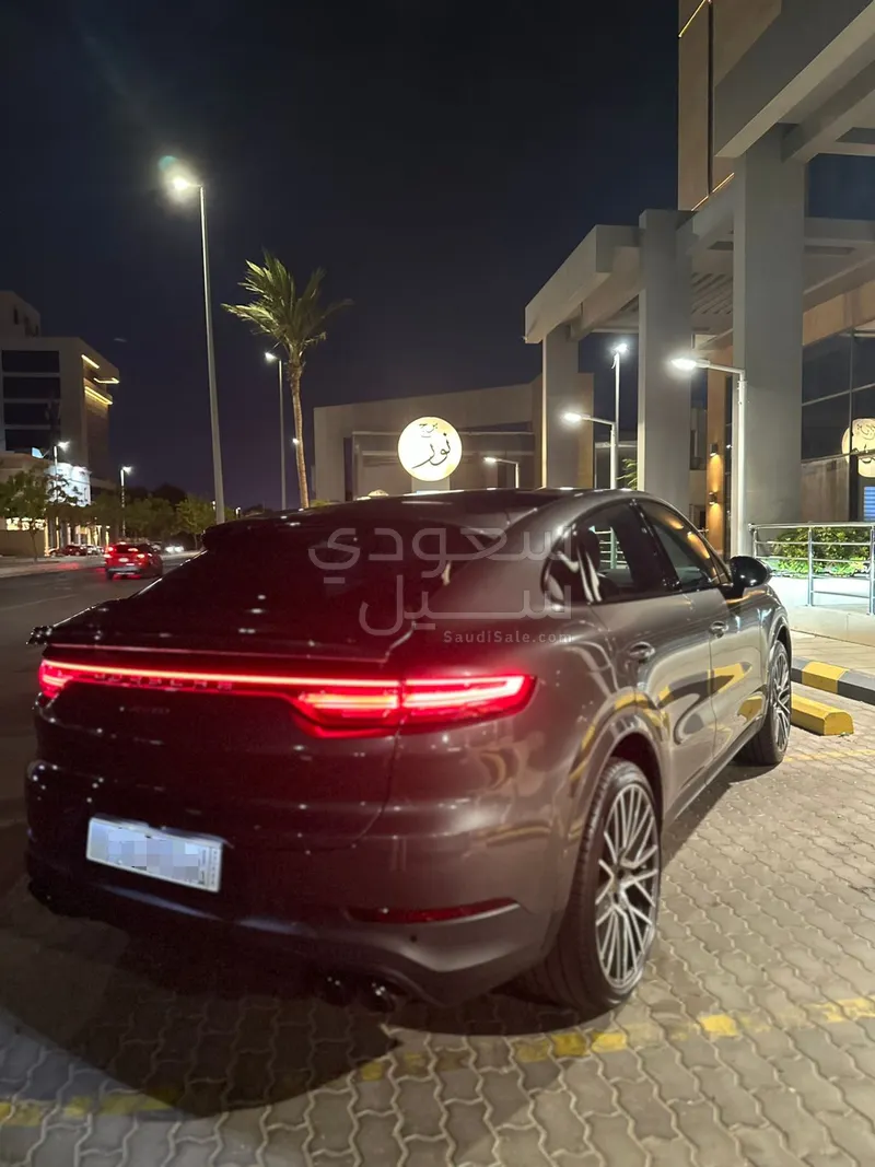 2020 Porsche Cayenne Coupe
