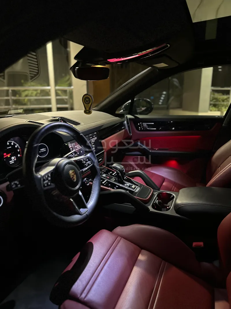 2020 Porsche Cayenne Coupe