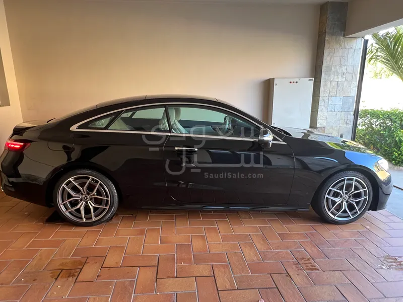 2022 Mercedes-Benz E 200 Coupe