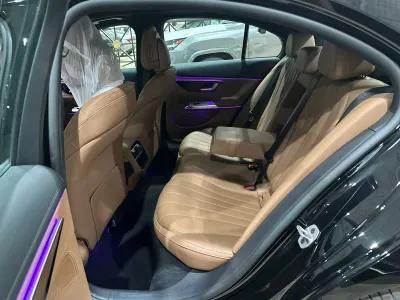 2025 Mercedes-Benz E 200