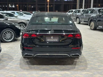 2025 Mercedes-Benz E 200