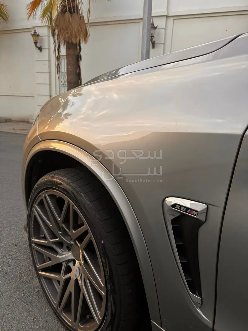 2016 بي ام دبليو الفئة اكس 5 إم كومبيتيشن