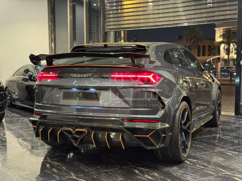 2019 Lamborghini URUS