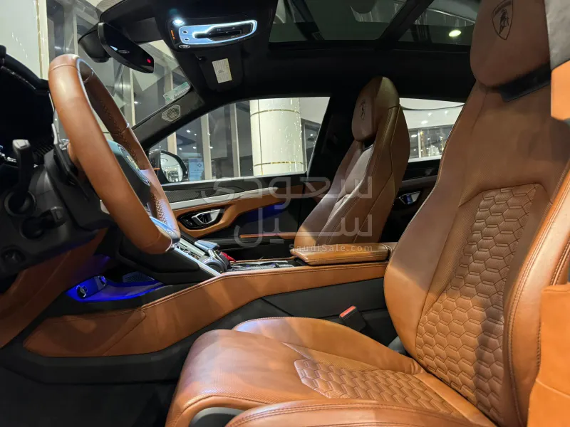 2019 Lamborghini URUS
