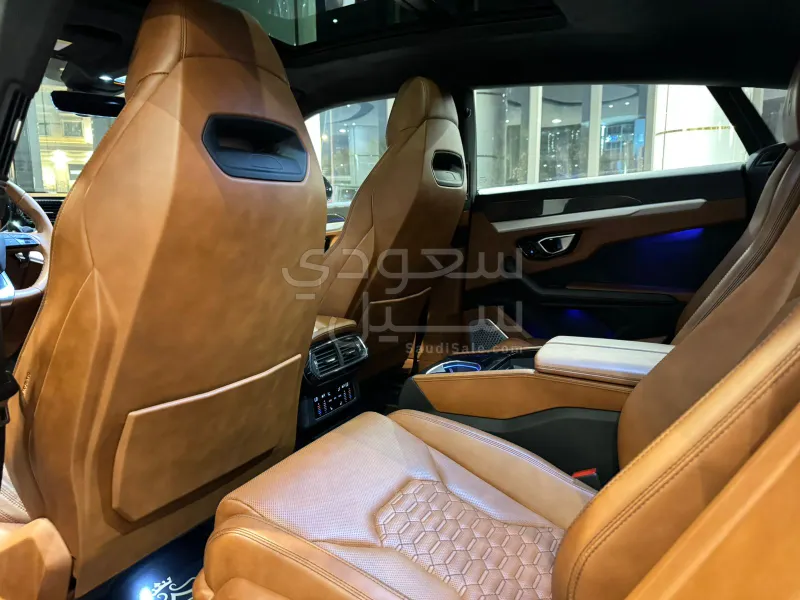 2019 Lamborghini URUS