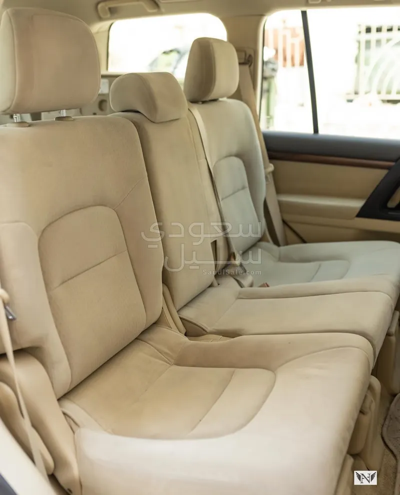 2017 Toyota Land Cruiser GXR