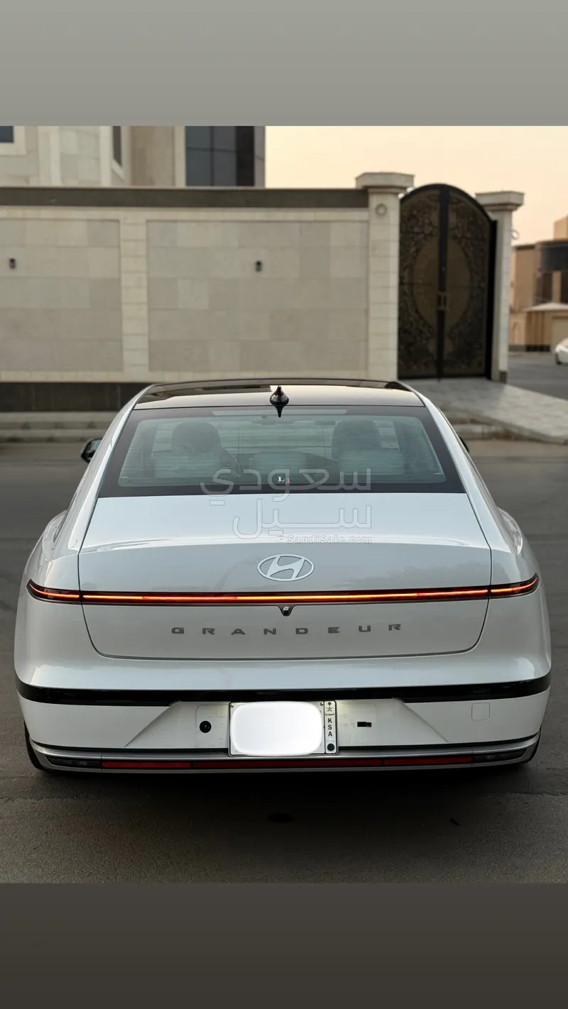 2023 Hyundai Azera Smart