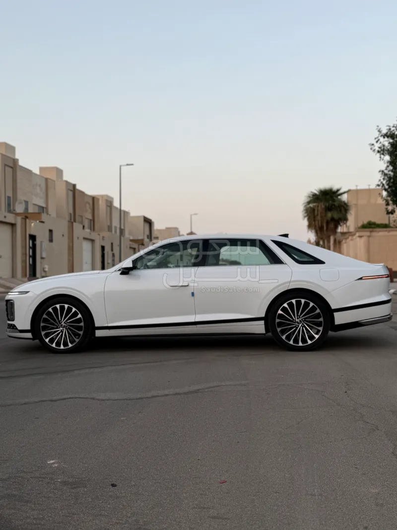 2023 Hyundai Azera Smart