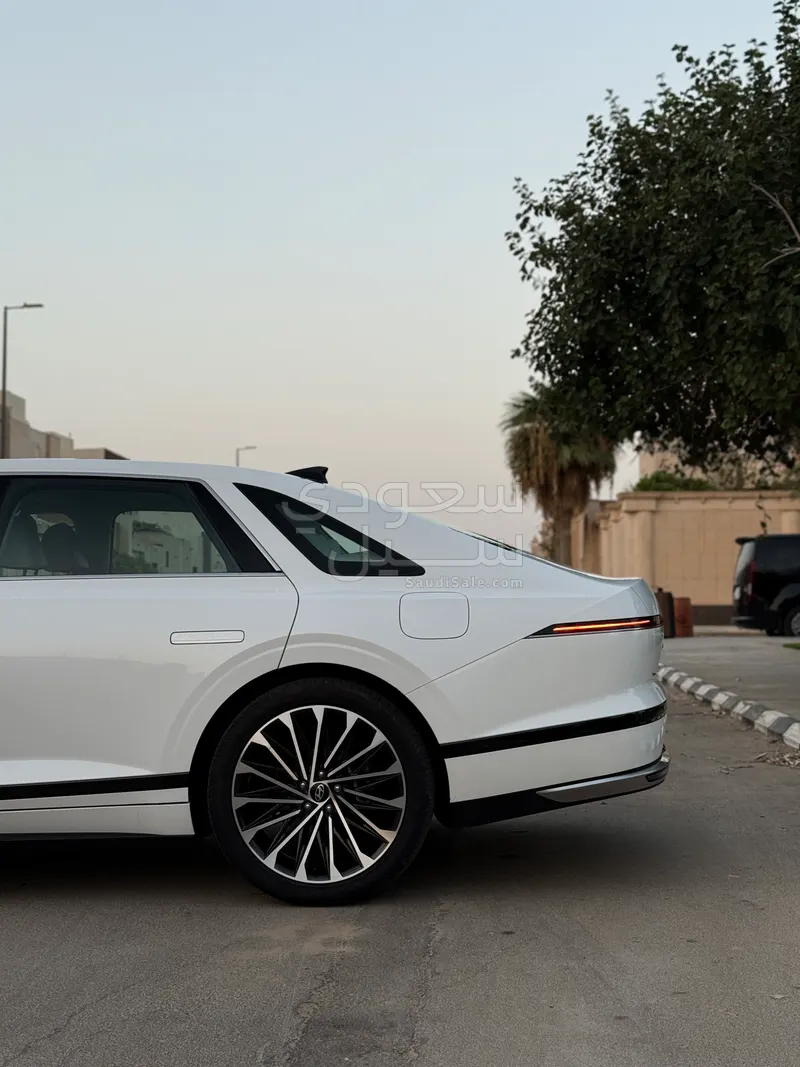 2023 Hyundai Azera Smart