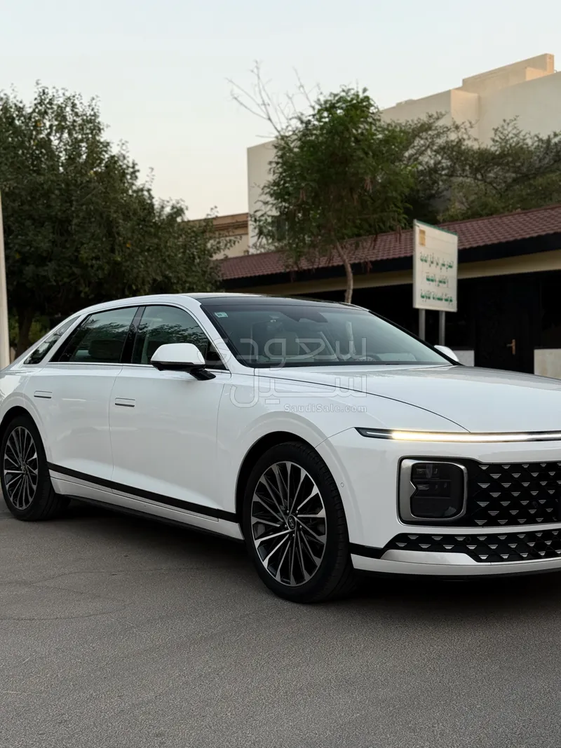2023 Hyundai Azera Smart
