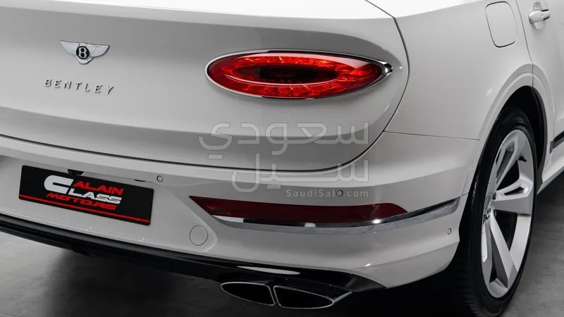 2021 بنتلي بنتايجا في 8