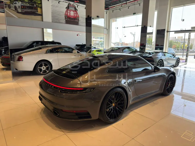 2021 Porsche 911 Carrera