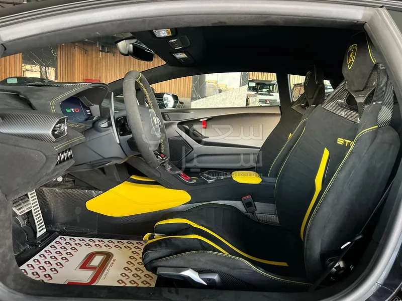 2022 Lamborghini Huracán STO